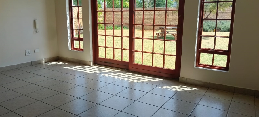 To Let 3 Bedroom Property for Rent in Flamwood North West